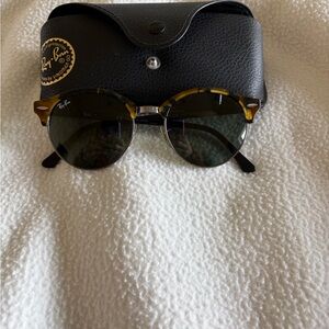 Ray-Ban Clubround Tortoise & Black Sunglasses with Green Lenses